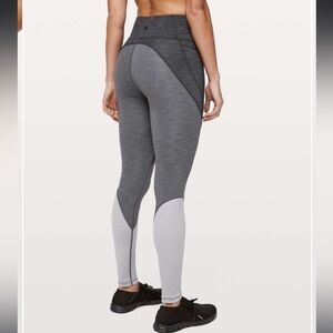 Lululemon Early Extension High-Rise Tight
Heathered Black and‎ gray Sz 4
